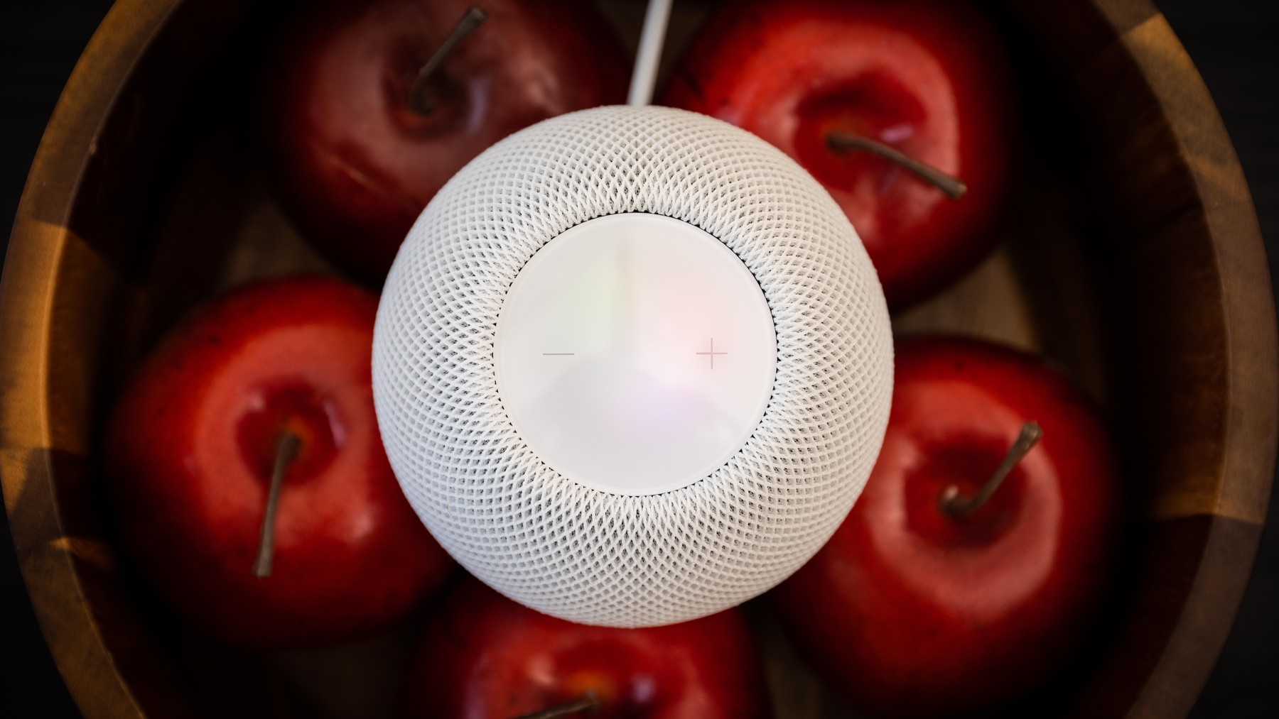 Apple HomePod mini — design detail